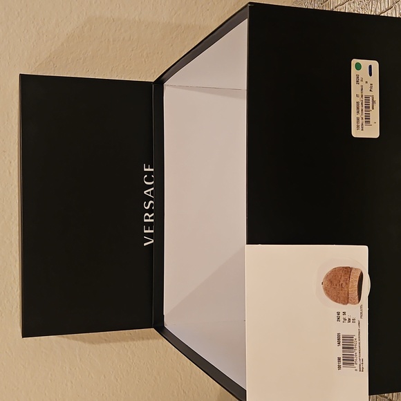 Versace Gift Box - Picture 3 of 5